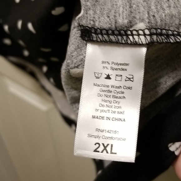 Lularoe Morgan T - Picture 4 of 4